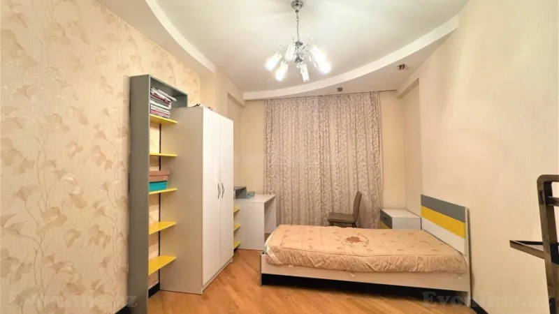 Kirayə verilir 4 otaqlı Mənzil Yeni tikili 200 m² Nərimanov r. - şəkil 3