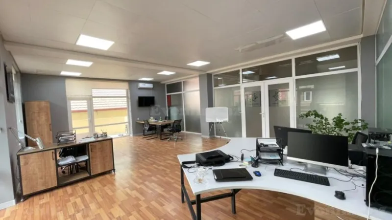 Kirayə verilir Ofis 2200 m² Gənclik m. - şəkil 9