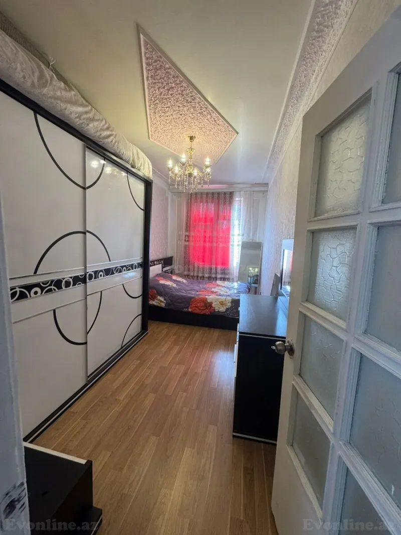 Kirayə verilir 3 otaqlı Mənzil Köhnə tikili 65 m² 4-cü mikrorayon