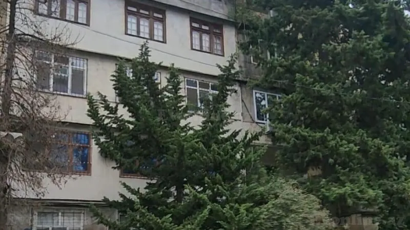 Satılır 4 otaqlı Mənzil Köhnə tikili 100 m² Xalqlar Dostluğu m.