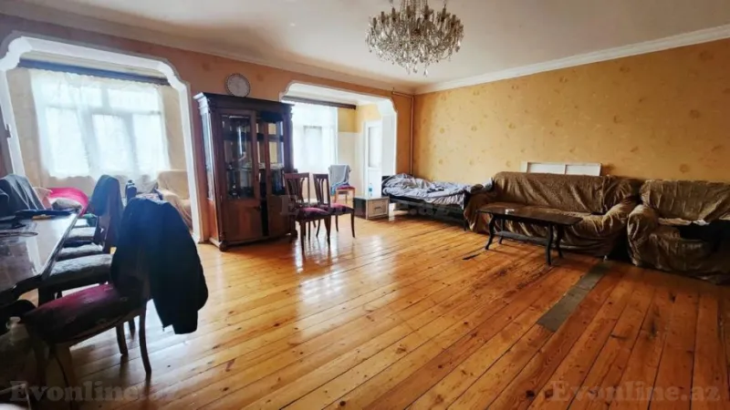 Satılır 4 otaqlı Mənzil Köhnə tikili 100 m² Xalqlar Dostluğu m. - şəkil 2