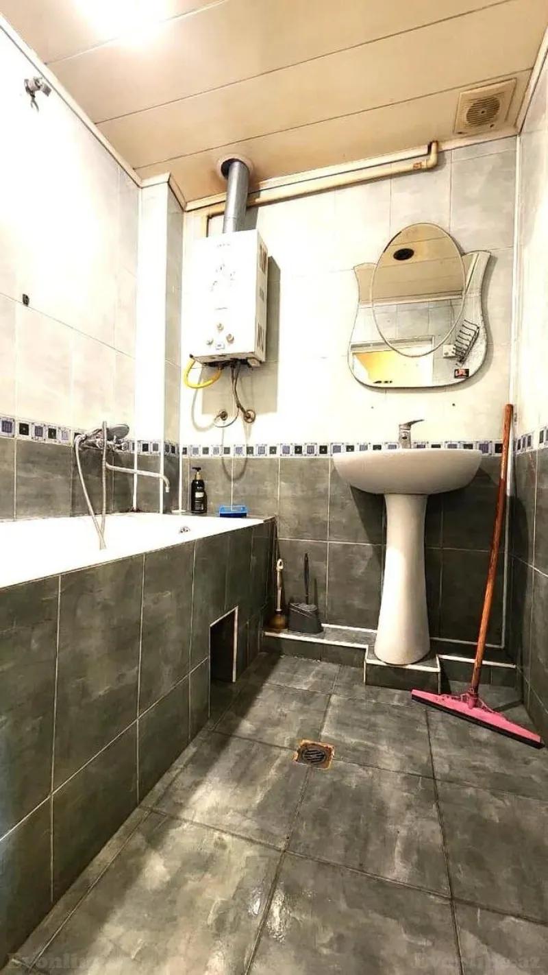 Satılır 4 otaqlı Mənzil Köhnə tikili 100 m² Xalqlar Dostluğu m. - şəkil 10