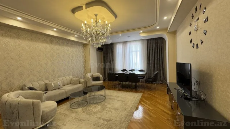 Satılır 4 otaqlı Mənzil Yeni tikili 172 m² 8 Noyabr m.