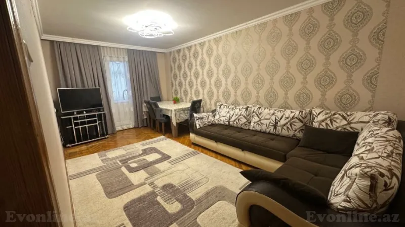 Satılır 4 otaqlı Mənzil Köhnə tikili 90 m² 8-ci kilometr