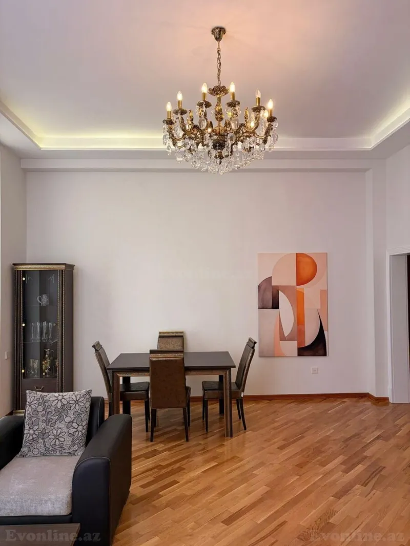 Kirayə verilir 4 otaqlı Mənzil Yeni tikili 220 m² Nəsimi r.