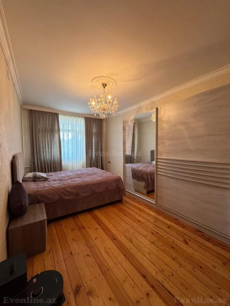 Satılır 5 otaqlı Mənzil Köhnə tikili 130 m² Neftçilər m. - şəkil 6