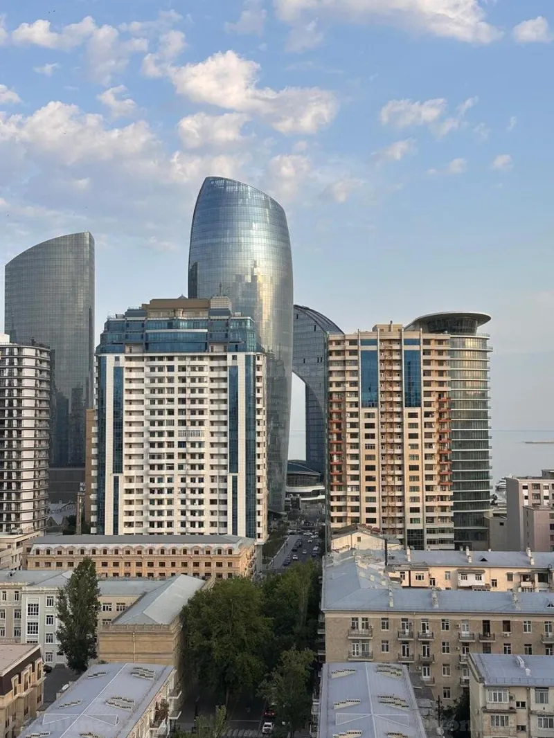 Kirayə verilir 3 otaqlı Mənzil Yeni tikili 200 m² 28 May m. - şəkil 2