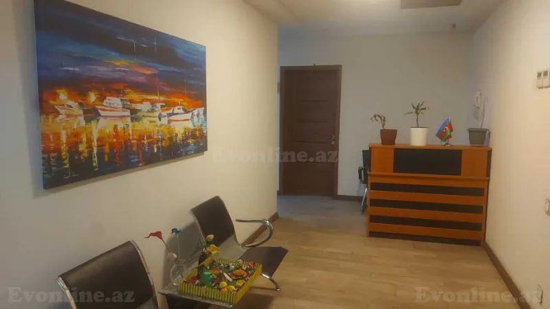 Kirayə verilir Ofis 20 m² Xətai m.