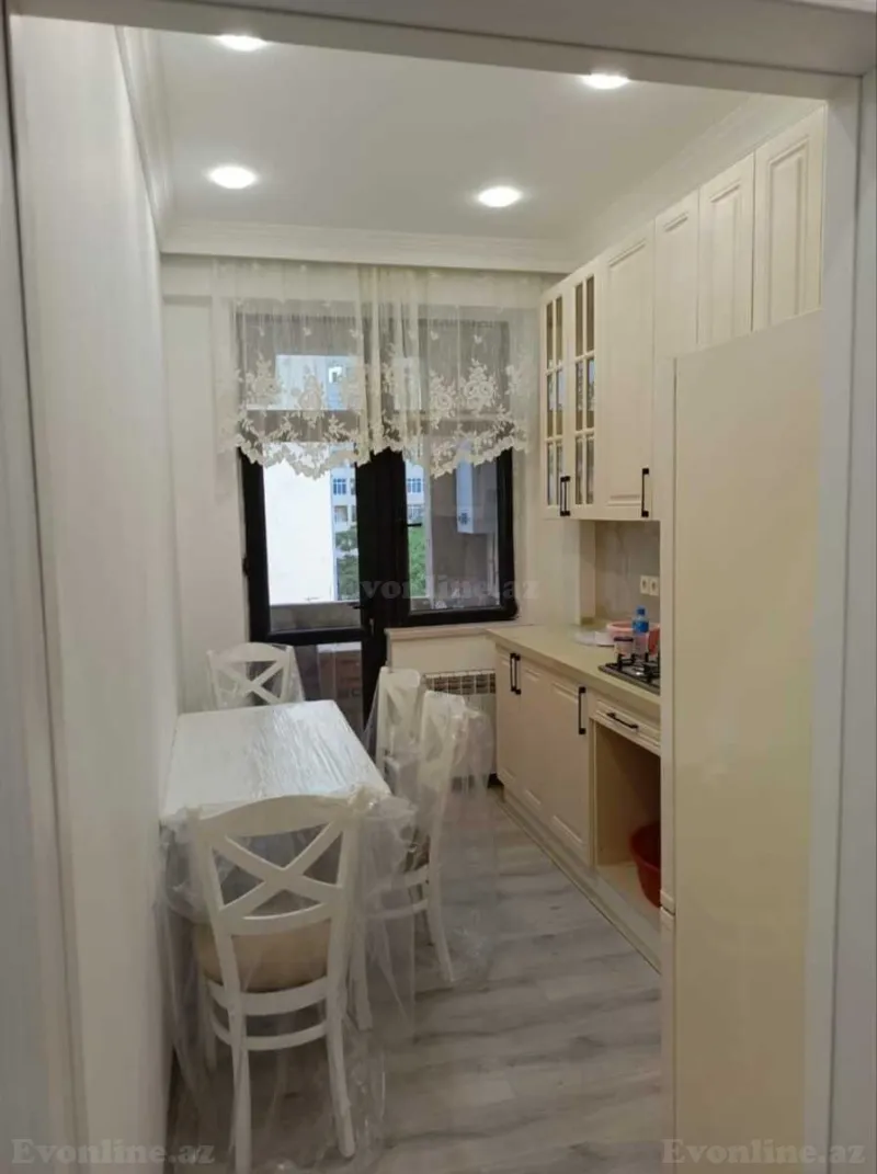 Kirayə verilir 1 otaqlı Mənzil Yeni tikili 40 m² 28 May m.