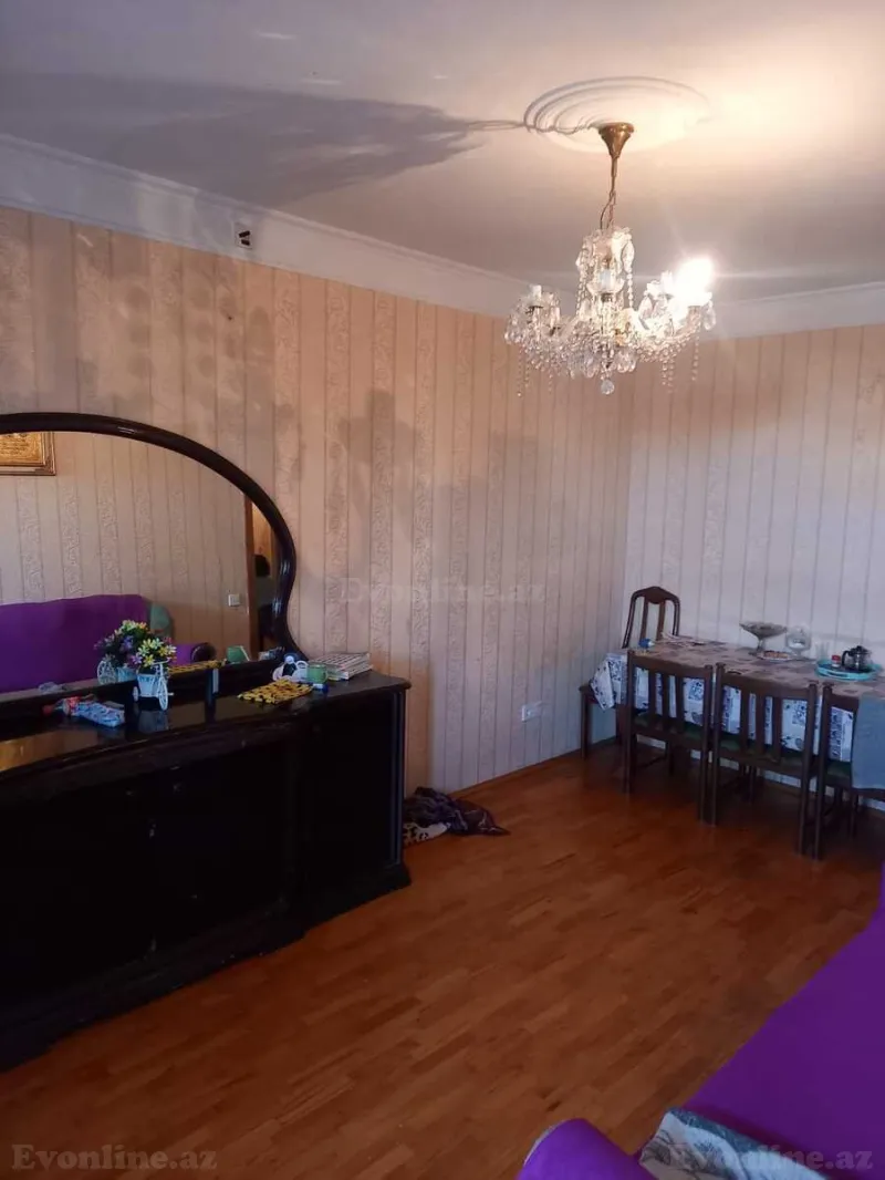 Satılır 2 otaqlı Mənzil Köhnə tikili 40 m² 4-cü mikrorayon - şəkil 2