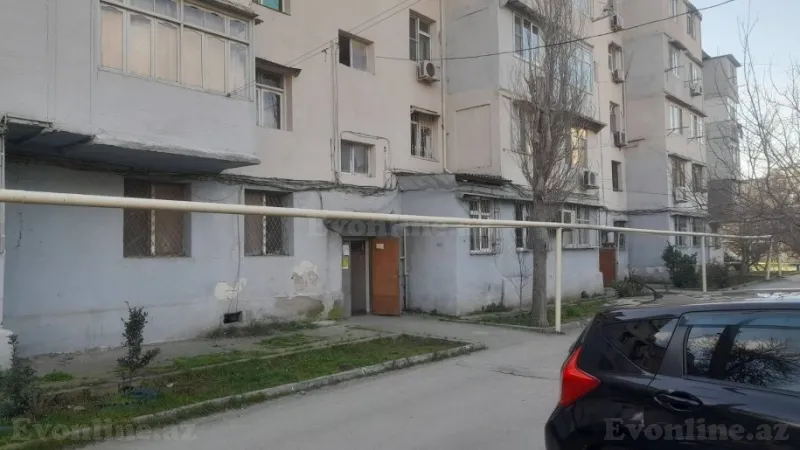 Bakı, Nizami r., Neftçilər m., 8-ci kilometrda 1 otaqlı mənzil satılır