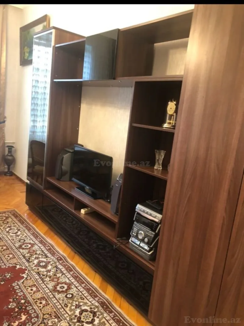 Satılır 3 otaqlı Mənzil Köhnə tikili 98 m² Elmlər Akademiyası m.