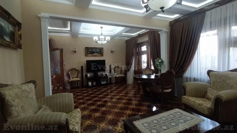 Satılır 4 otaqlı Mənzil Köhnə tikili 110 m² Xalqlar Dostluğu m.