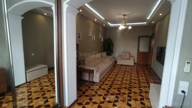 Satılır 4 otaqlı Mənzil Köhnə tikili 110 m² Xalqlar Dostluğu m. - şəkil 12