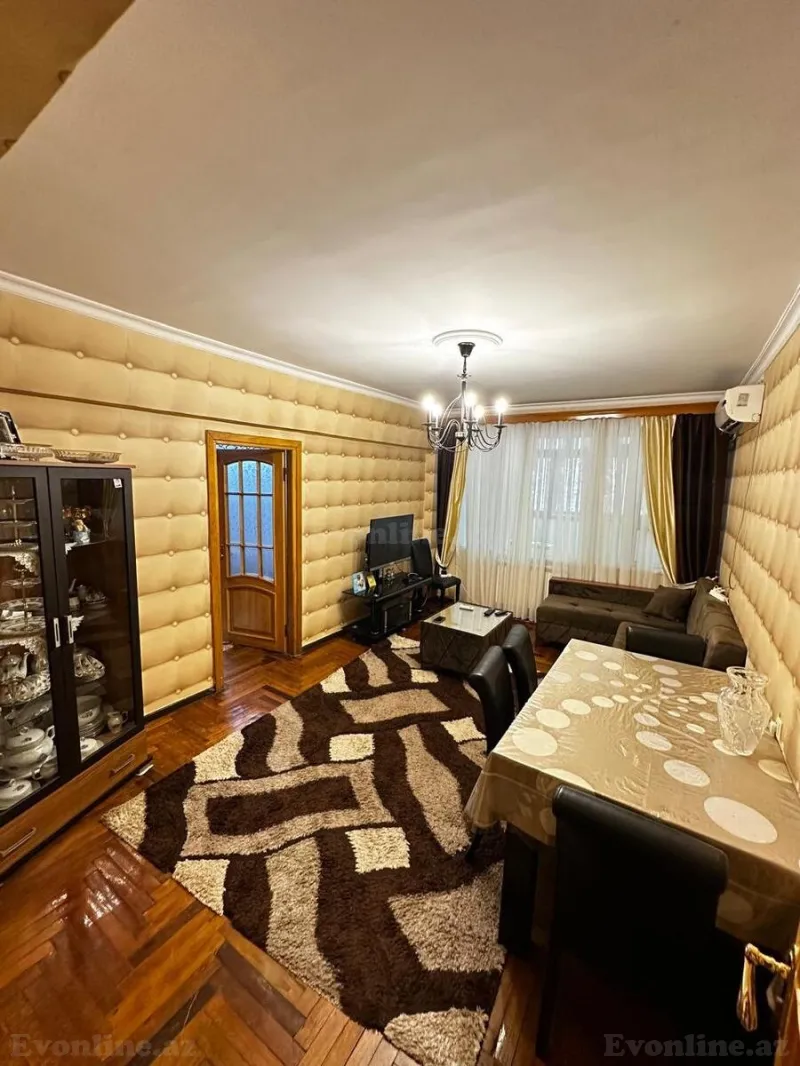 Satılır 3 otaqlı Mənzil Köhnə tikili 96 m² Elmlər Akademiyası m.