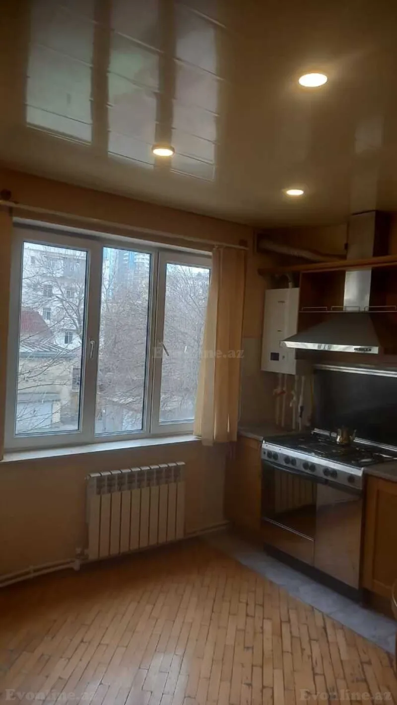 Kirayə verilir 2 otaqlı Mənzil Köhnə tikili 101 m² 28 May m. - şəkil 3