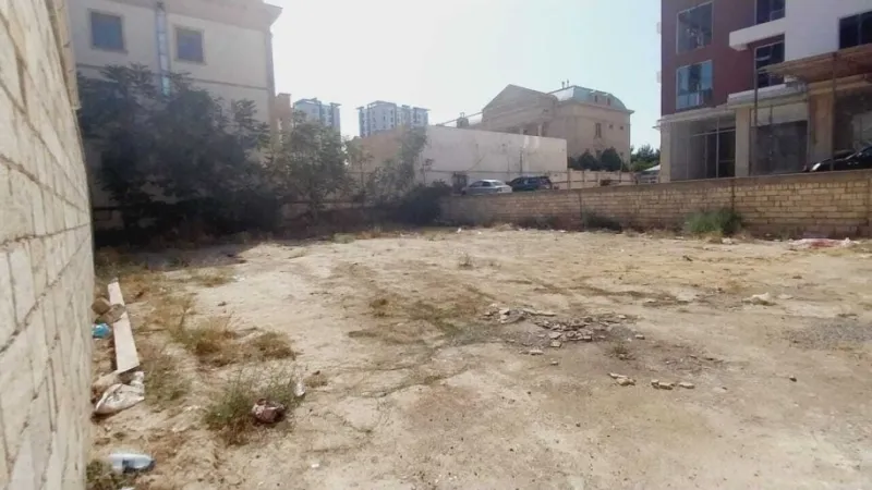 Bakı, Binəqədi r., Azadlıq prospekti m.da torpaq satılır