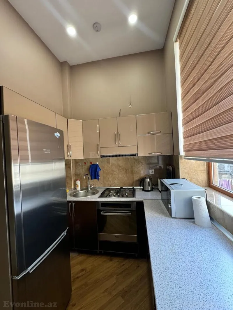 Kirayə verilir 3 otaqlı Mənzil Köhnə tikili 120 m² Sahil m. - şəkil 10