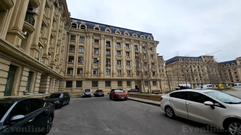 Satılır 3 otaqlı Mənzil Yeni tikili 180 m² Bayıl - şəkil 2