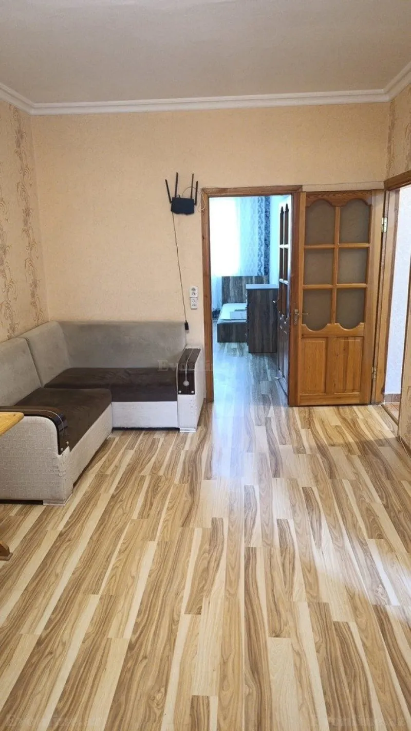 Kirayə verilir 2 otaqlı Mənzil Köhnə tikili 55 m² 4-cü mikrorayon - şəkil 2