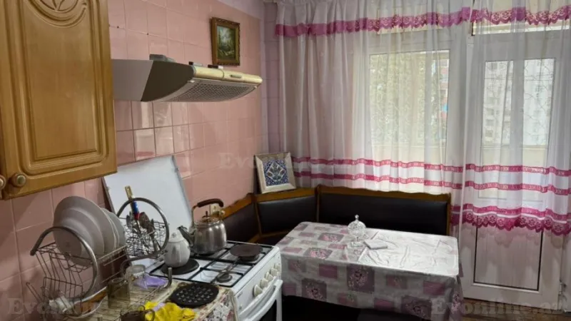 Satılır 3 otaqlı Mənzil Köhnə tikili 66 m² Nəsimi m. - şəkil 8