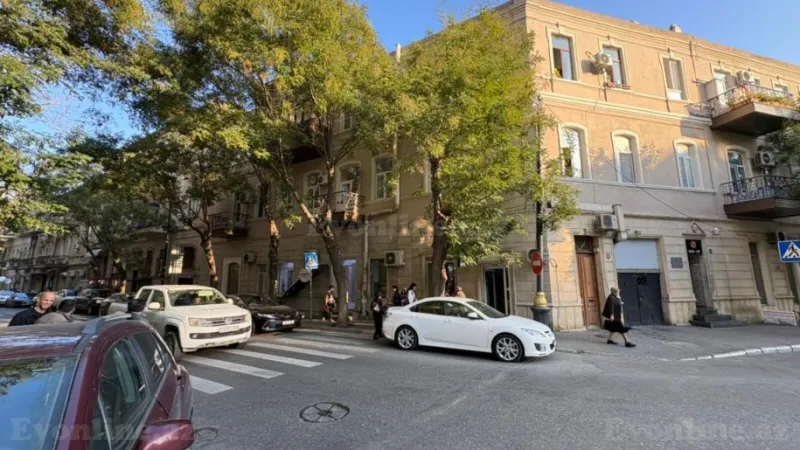 Satılır 3 otaqlı Mənzil Köhnə tikili 85 m² İçərişəhər m. - şəkil 20