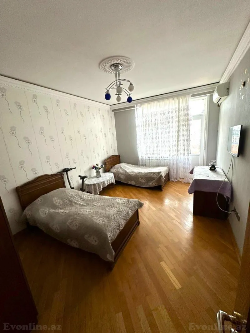 Satılır 4 otaqlı Mənzil Yeni tikili 172 m² 8 Noyabr m. - şəkil 3