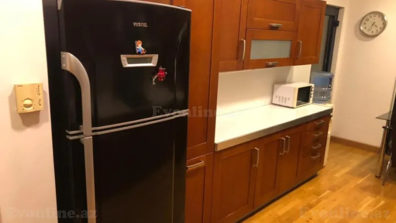 Kirayə verilir 4 otaqlı Mənzil Yeni tikili 220 m² 28 May m. - şəkil 12