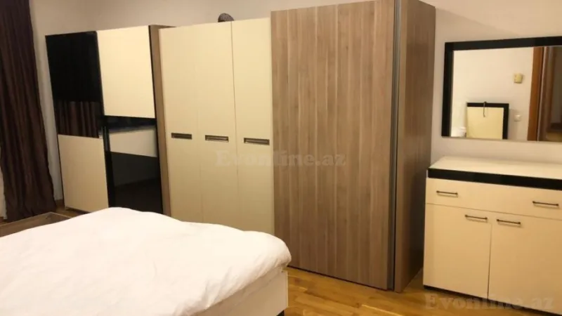 Kirayə verilir 4 otaqlı Mənzil Yeni tikili 220 m² 28 May m. - şəkil 19