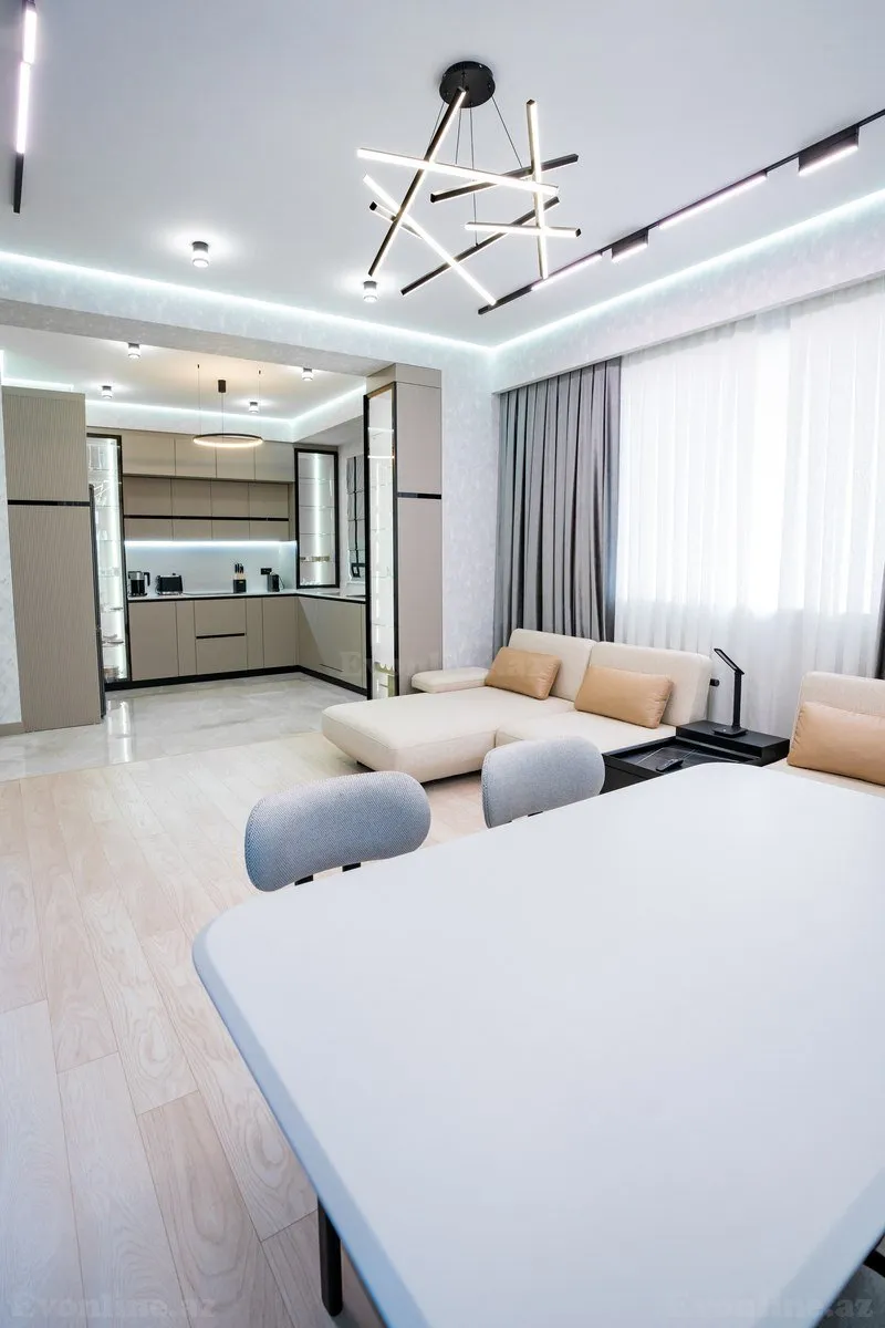 Kirayə verilir 3 otaqlı Mənzil Yeni tikili 120 m² Xətai r. - şəkil 2