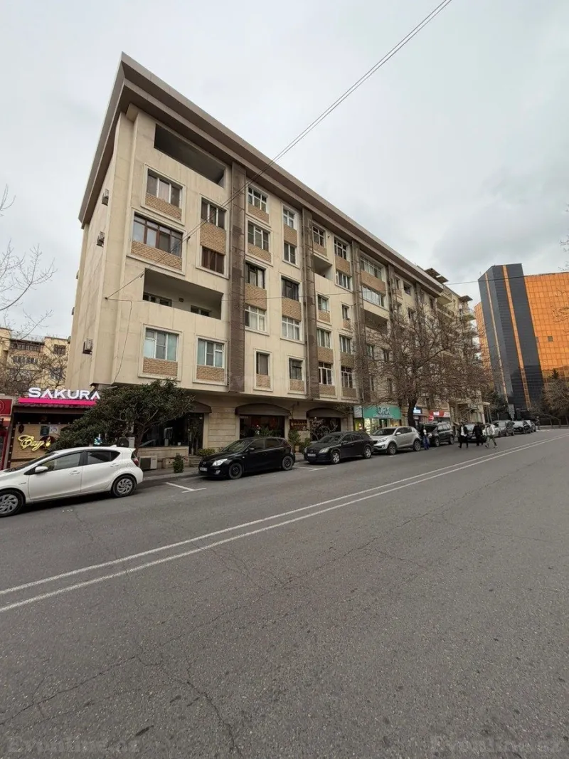 Satılır 3 otaqlı Mənzil Köhnə tikili 70 m² 28 May m.