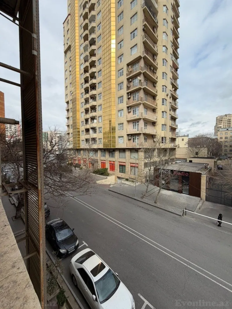 Satılır 3 otaqlı Mənzil Köhnə tikili 70 m² 28 May m. - şəkil 3