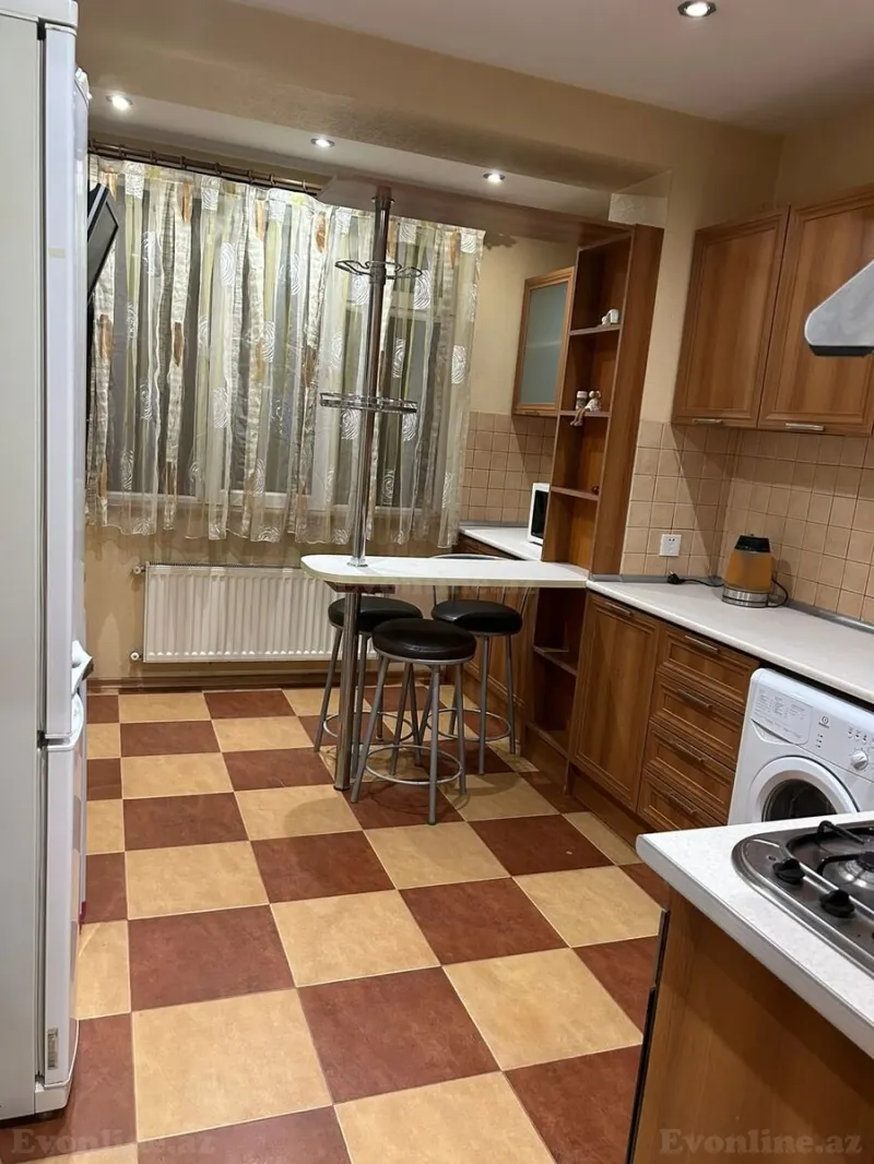 Kirayə verilir 2 otaqlı Mənzil Köhnə tikili 70 m² Nizami m. - şəkil 5