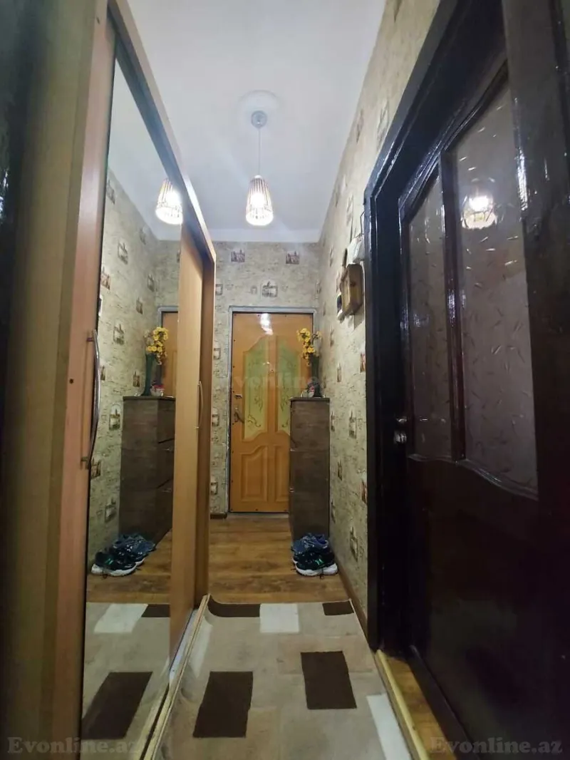 Satılır 3 otaqlı Mənzil Köhnə tikili 75 m² İnşaatçılar m. - şəkil 4