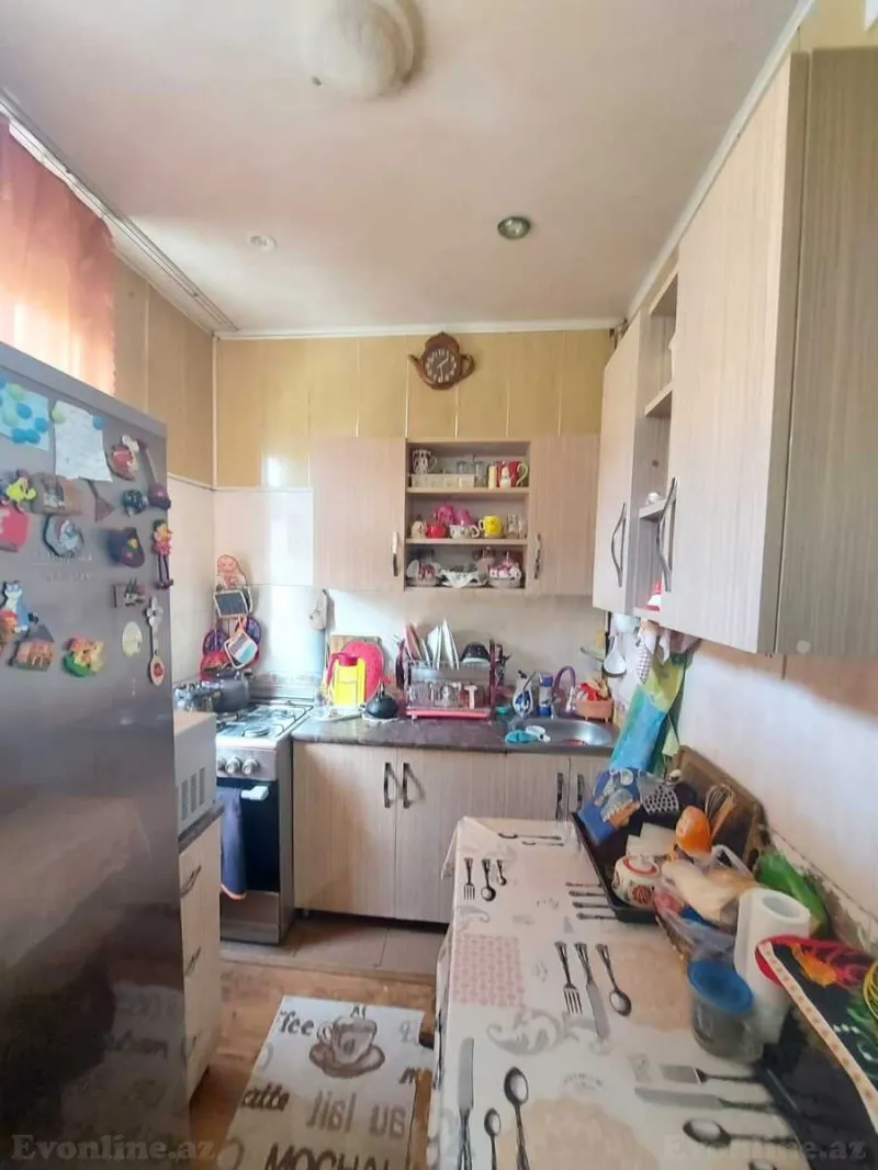 Satılır 3 otaqlı Mənzil Köhnə tikili 75 m² İnşaatçılar m. - şəkil 5