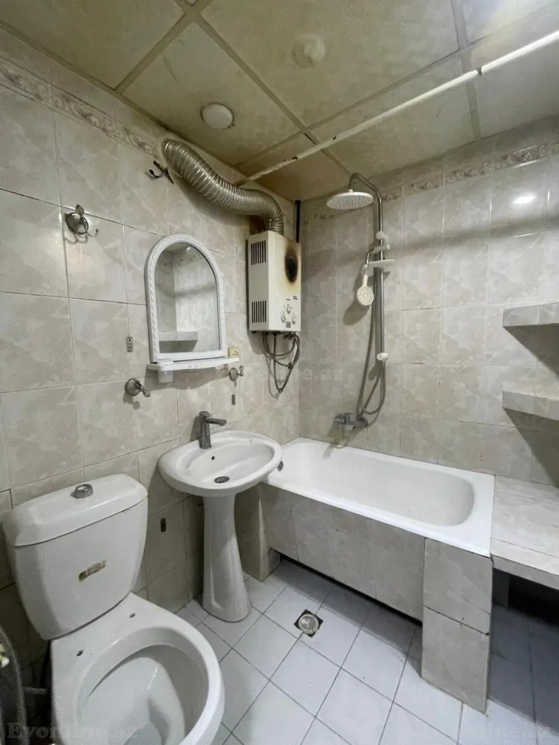 Satılır 1 otaqlı Mənzil Köhnə tikili 40 m² İnşaatçılar m. - şəkil 7