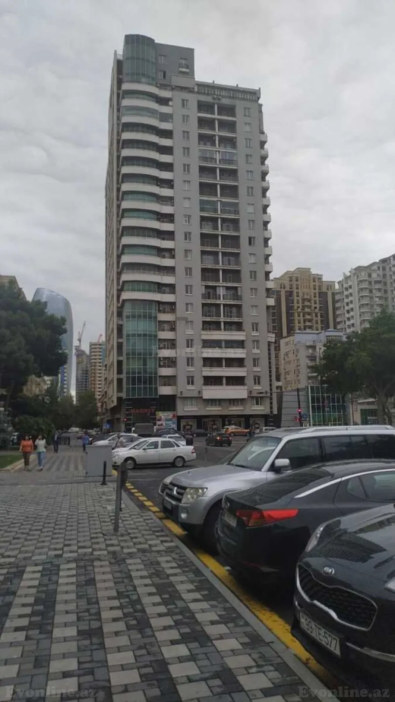 Kirayə verilir 3 otaqlı Mənzil Yeni tikili 135 m² Xətai m.
