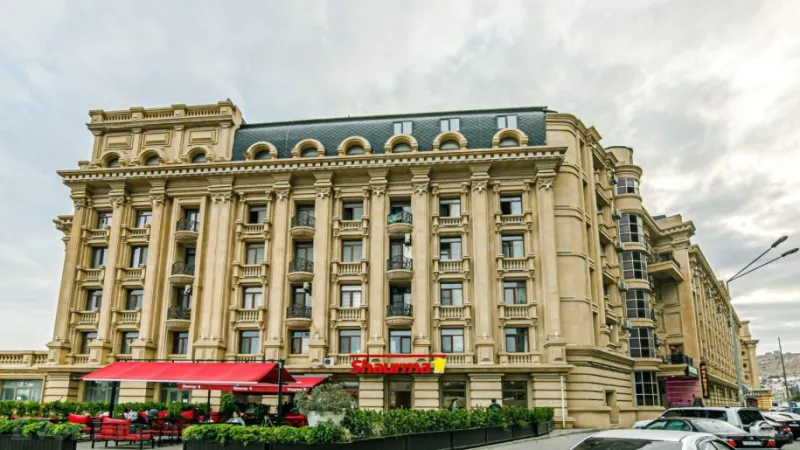 7 otaqlı Mənzil 210 m² Bayıl Satılır