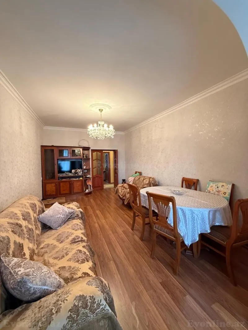 Kirayə verilir 3 otaqlı Mənzil Köhnə tikili 92 m² Nərimanov r.