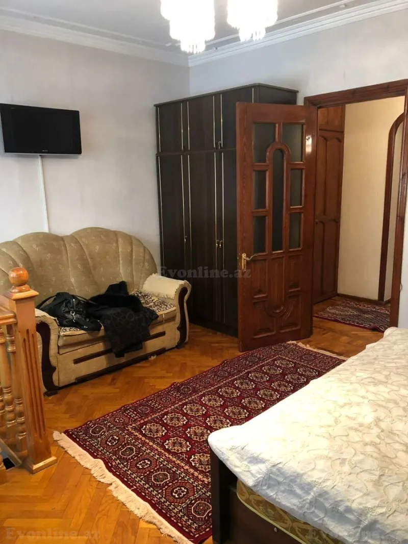 Kirayə verilir 2 otaqlı Mənzil Köhnə tikili 55 m² Qara Qarayev m.