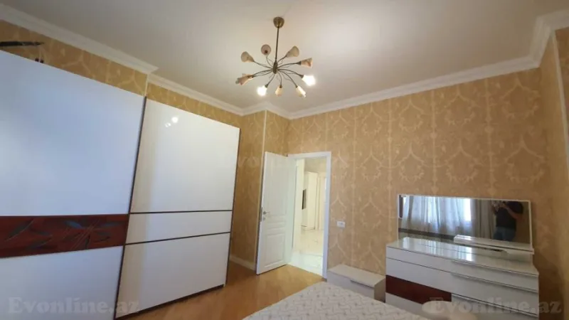 Kirayə verilir 4 otaqlı Mənzil Yeni tikili 200 m² Nərimanov r. - şəkil 15