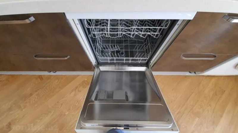 Kirayə verilir 4 otaqlı Mənzil Yeni tikili 200 m² Nərimanov r. - şəkil 18