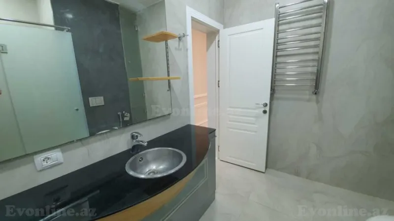Kirayə verilir 4 otaqlı Mənzil Yeni tikili 200 m² Nərimanov r. - şəkil 20