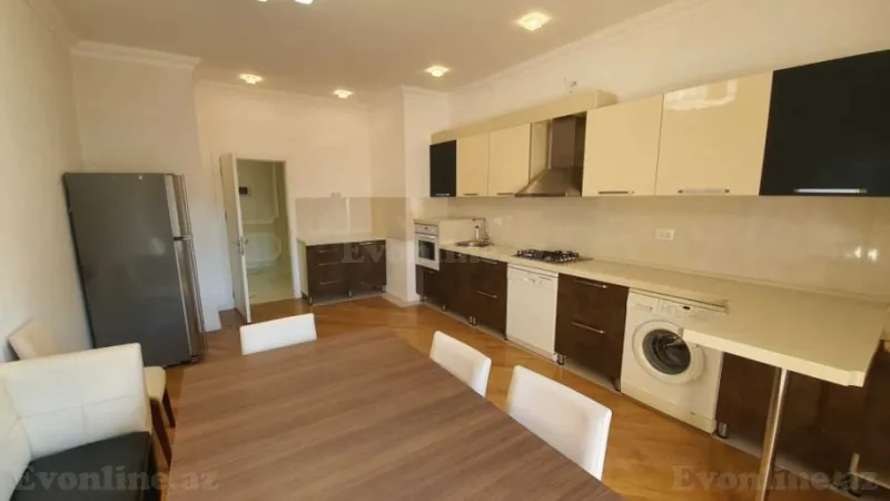 Kirayə verilir 4 otaqlı Mənzil Yeni tikili 200 m² Nərimanov r. - şəkil 22