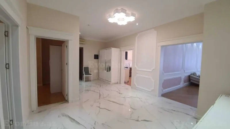 Kirayə verilir 4 otaqlı Mənzil Yeni tikili 200 m² Nərimanov r. - şəkil 23