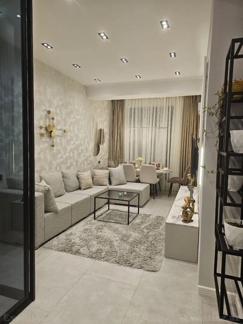 Kirayə verilir 2 otaqlı Mənzil Yeni tikili 70 m² 8 Noyabr m.