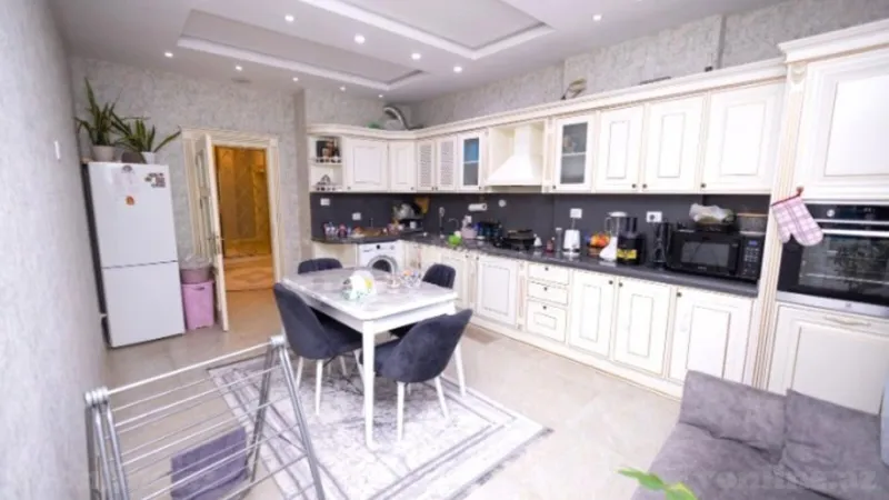 Satılır 4 otaqlı Mənzil Yeni tikili 210 m² Nərimanov r. - şəkil 14