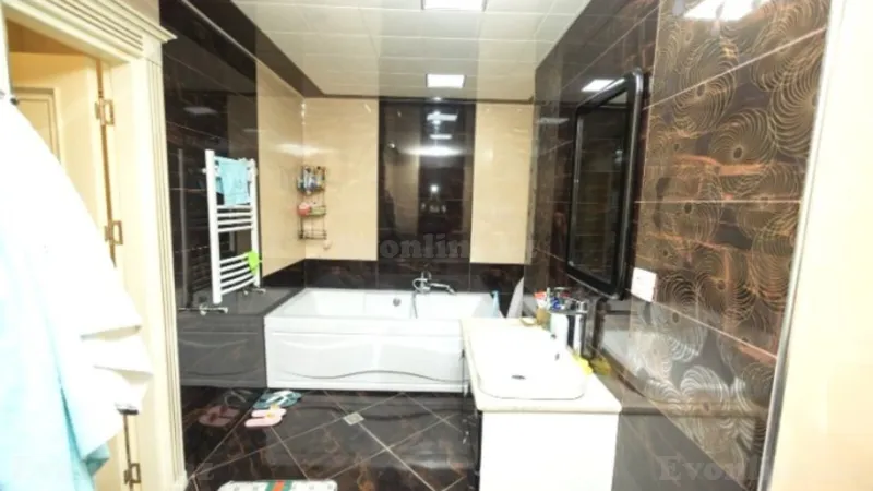 Satılır 4 otaqlı Mənzil Yeni tikili 210 m² Nərimanov r. - şəkil 16