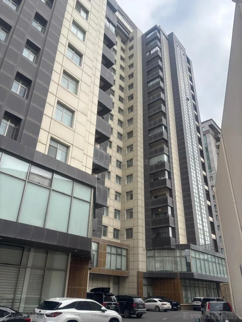 Kirayə verilir 3 otaqlı Mənzil Yeni tikili 136 m² Nəriman Nərimanov m.