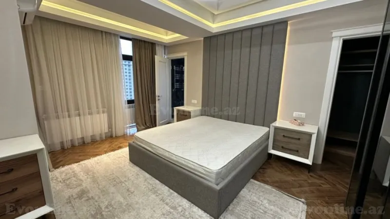 Satılır 4 otaqlı Mənzil Yeni tikili 224 m² Elmlər Akademiyası m. - şəkil 18